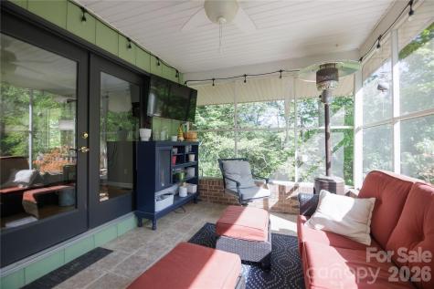 137 E Whisperwood Circle Hendersonville NC 28791