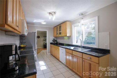 137 E Whisperwood Circle Hendersonville NC 28791