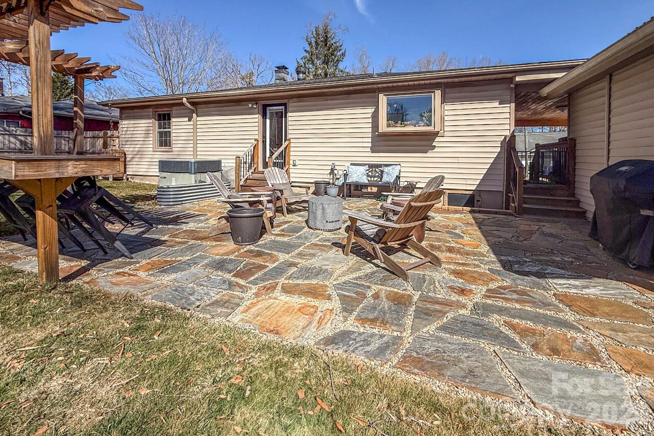 116 Thornbird Avenue Hendersonville NC 28792