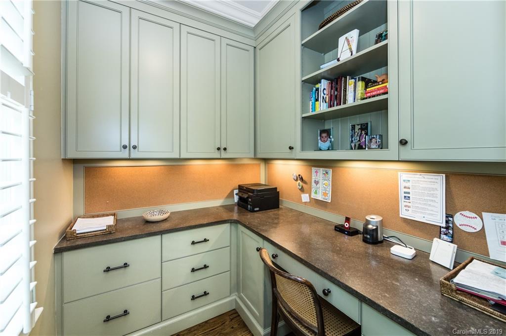 2713 Sherwood Avenue Charlotte NC 28207