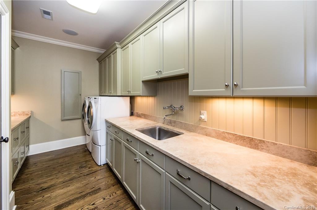 2713 Sherwood Avenue Charlotte NC 28207