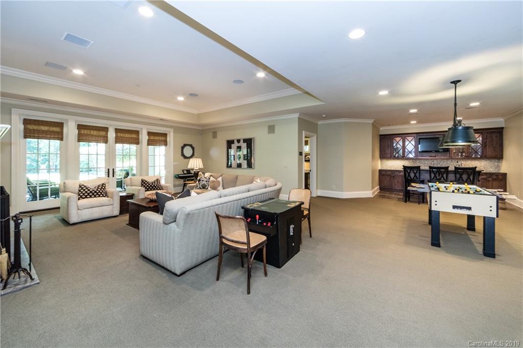 2713 Sherwood Avenue Charlotte NC 28207
