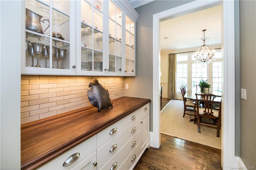 2713 Sherwood Avenue Charlotte NC 28207