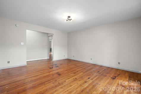 1604 4th Street NE Hickory NC 28601