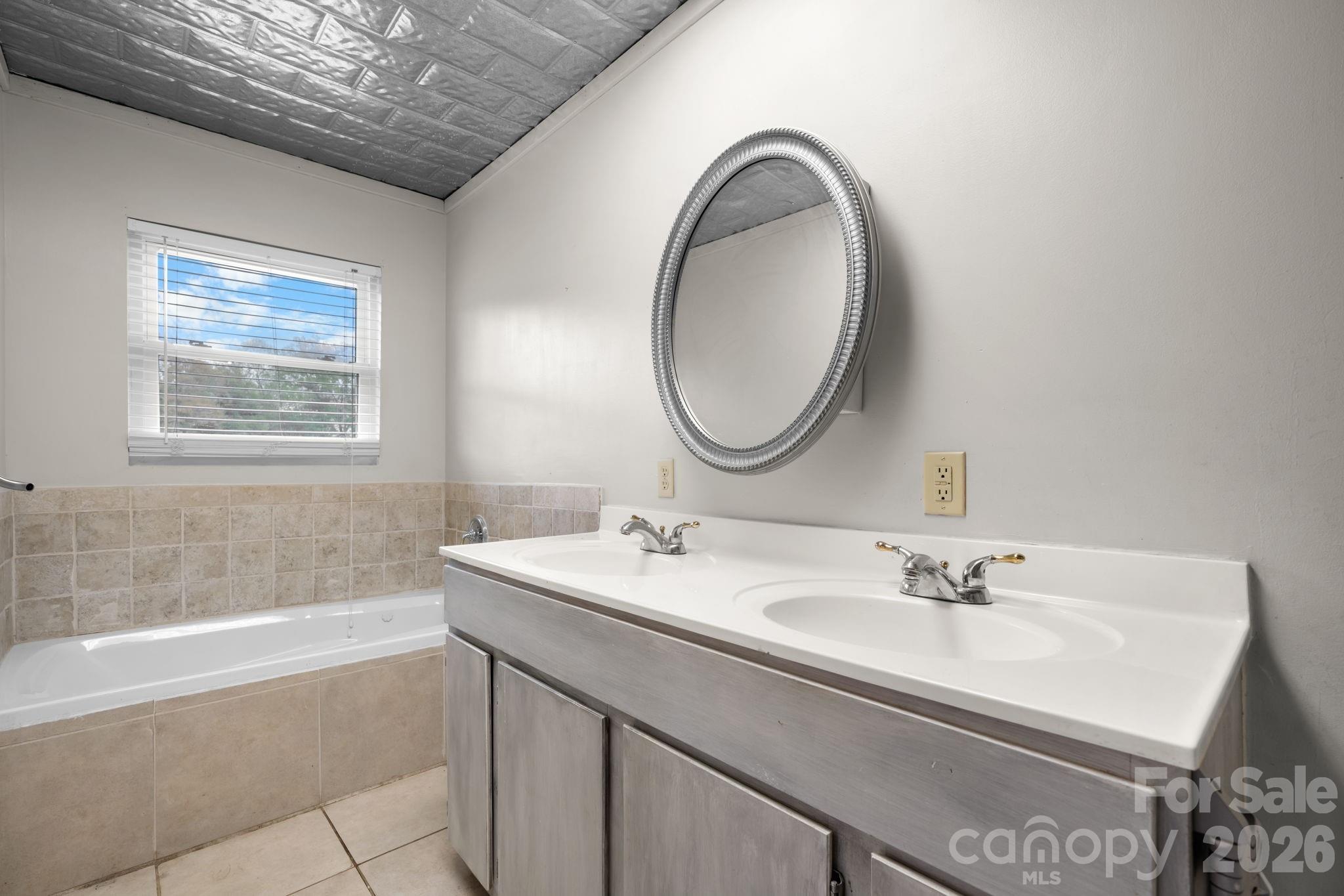 1604 4th Street NE Hickory NC 28601