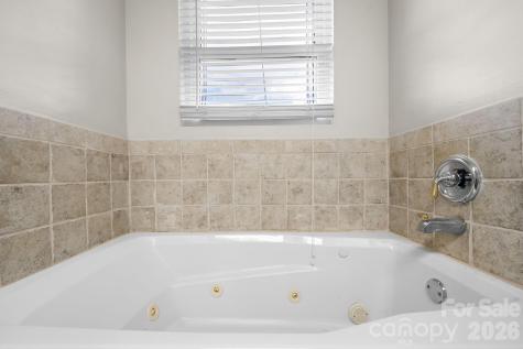 1604 4th Street NE Hickory NC 28601