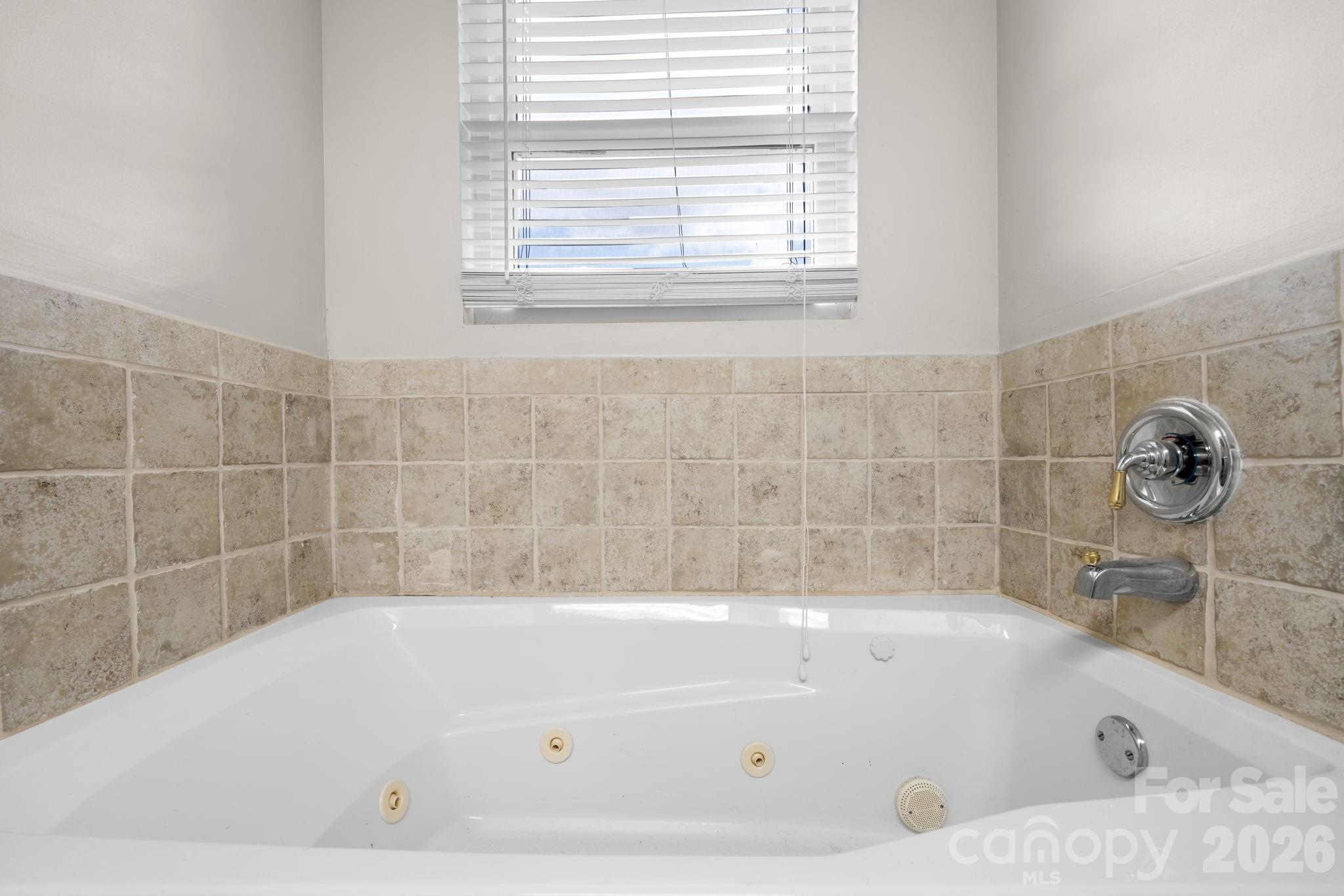 1604 4th Street NE Hickory NC 28601