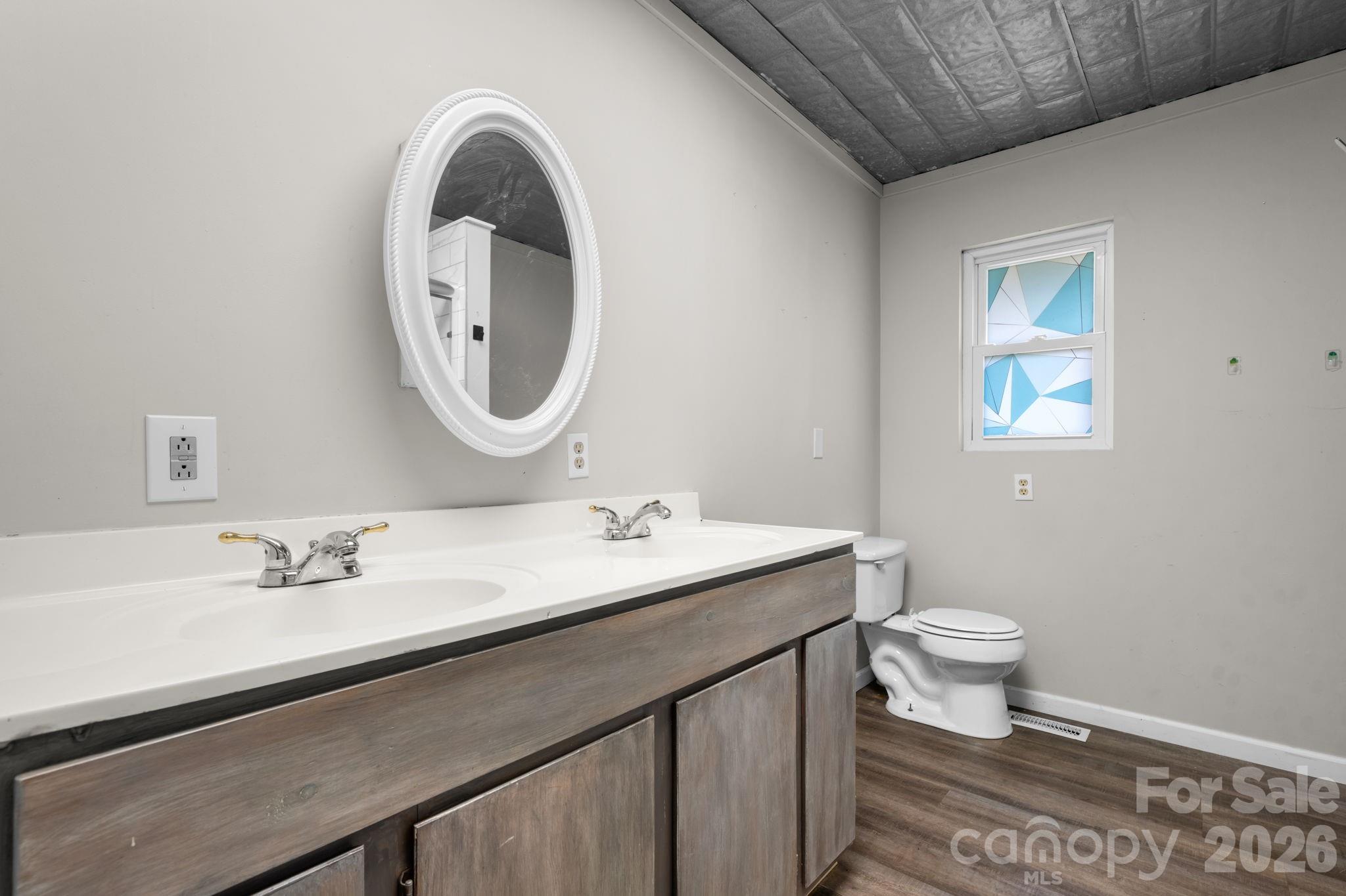 1604 4th Street NE Hickory NC 28601