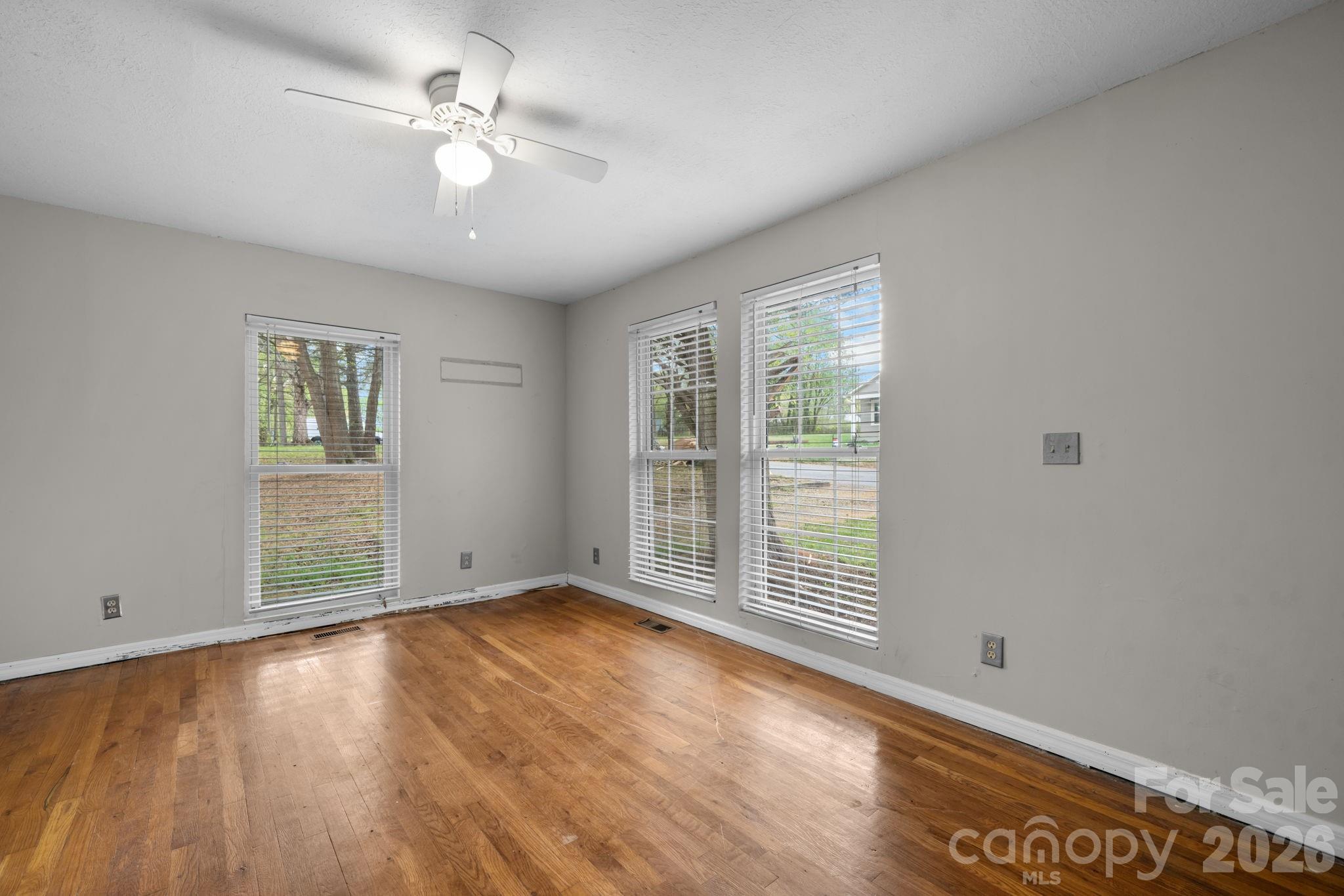 1604 4th Street NE Hickory NC 28601