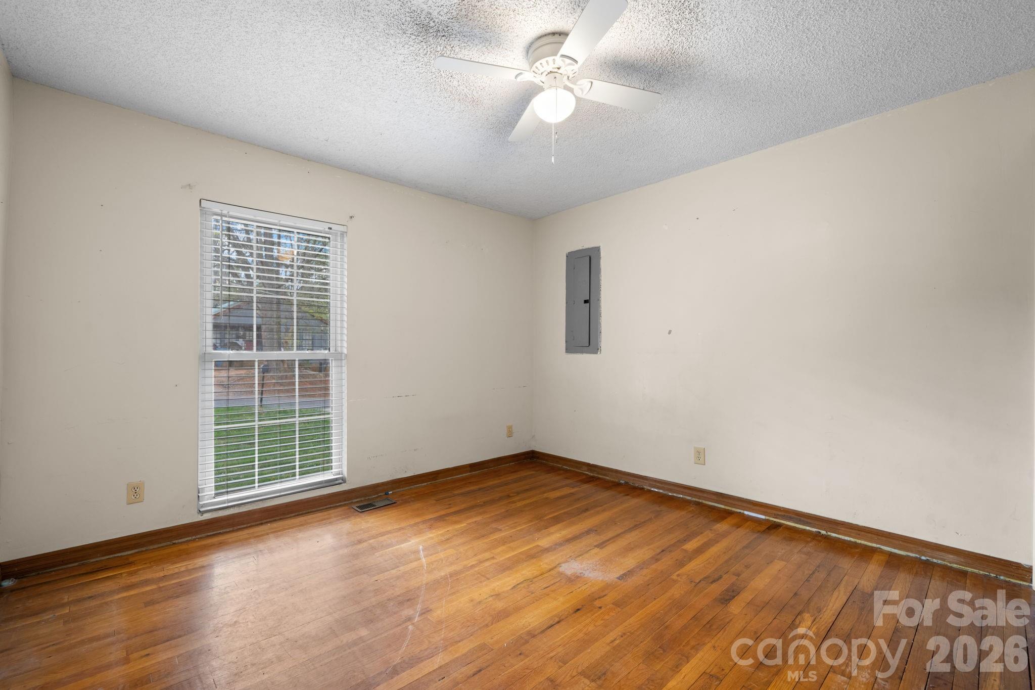 1604 4th Street NE Hickory NC 28601