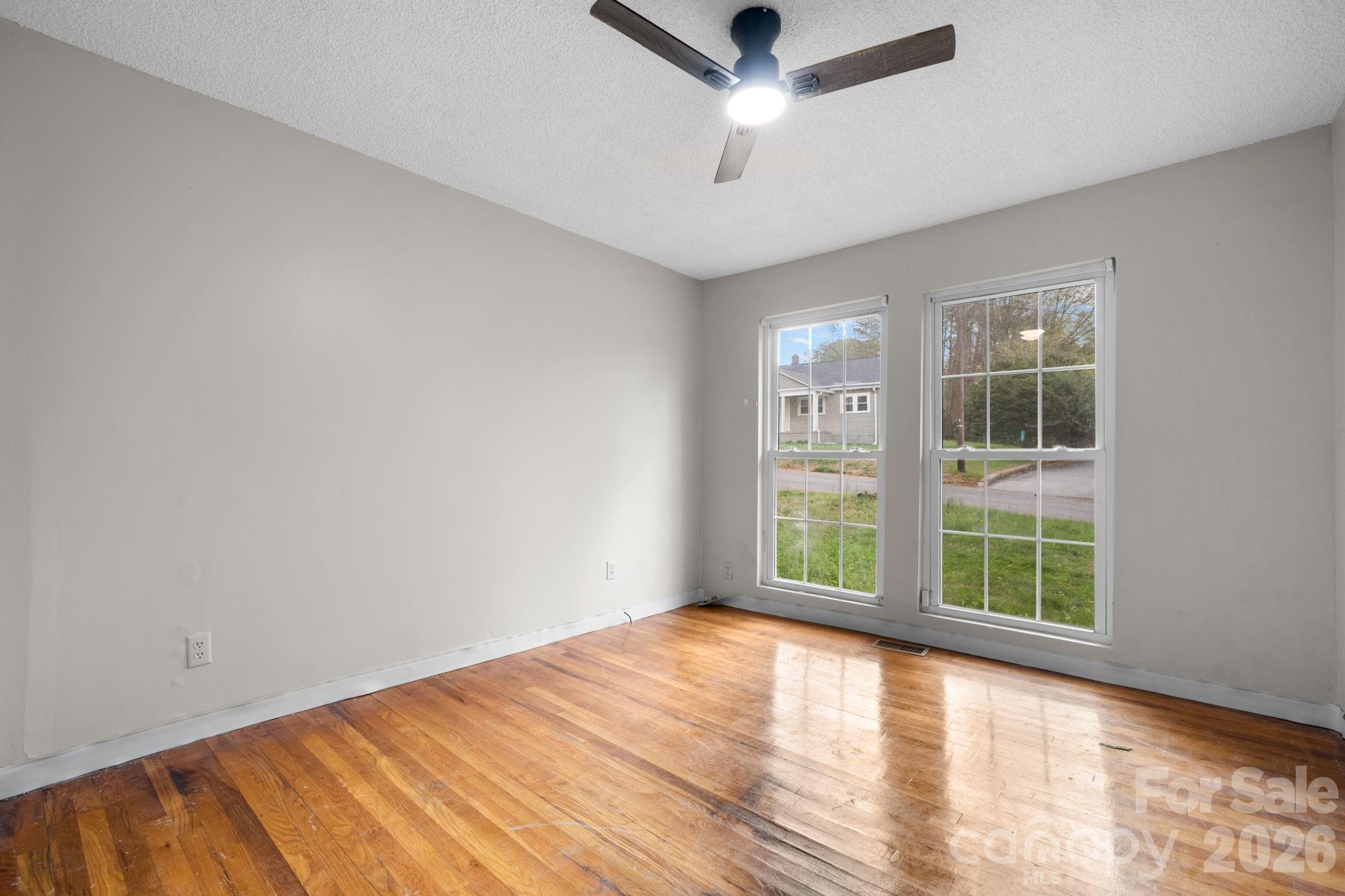 1604 4th Street NE Hickory NC 28601