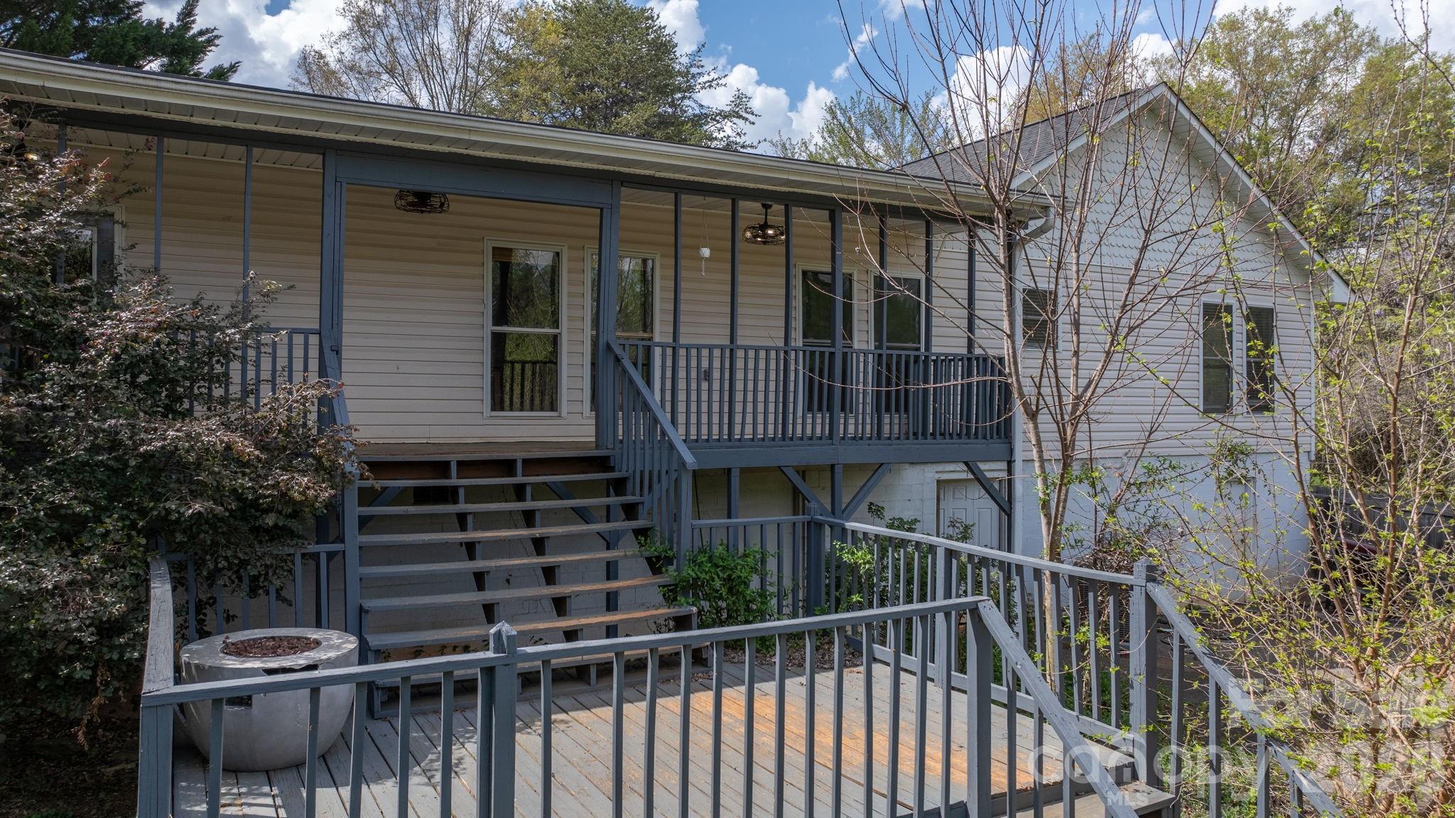 1604 4th Street NE Hickory NC 28601