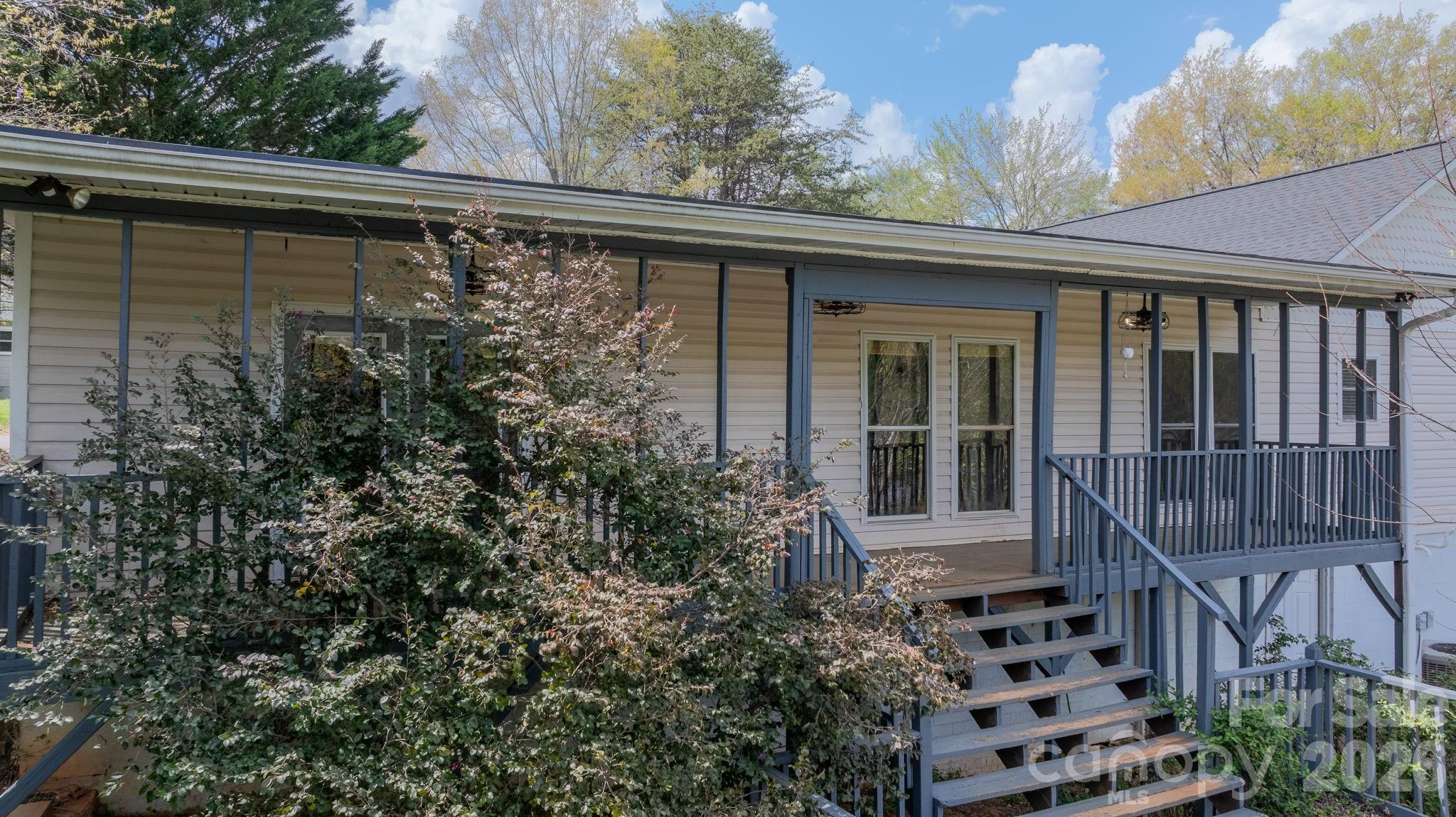 1604 4th Street NE Hickory NC 28601