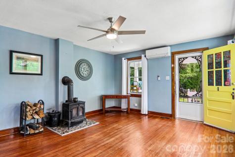 2627 White Oak Road Burnsville NC 28714