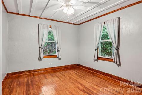 2627 White Oak Road Burnsville NC 28714