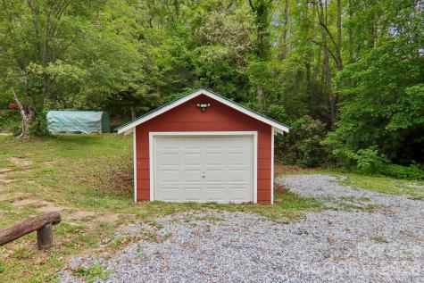 2627 White Oak Road Burnsville NC 28714