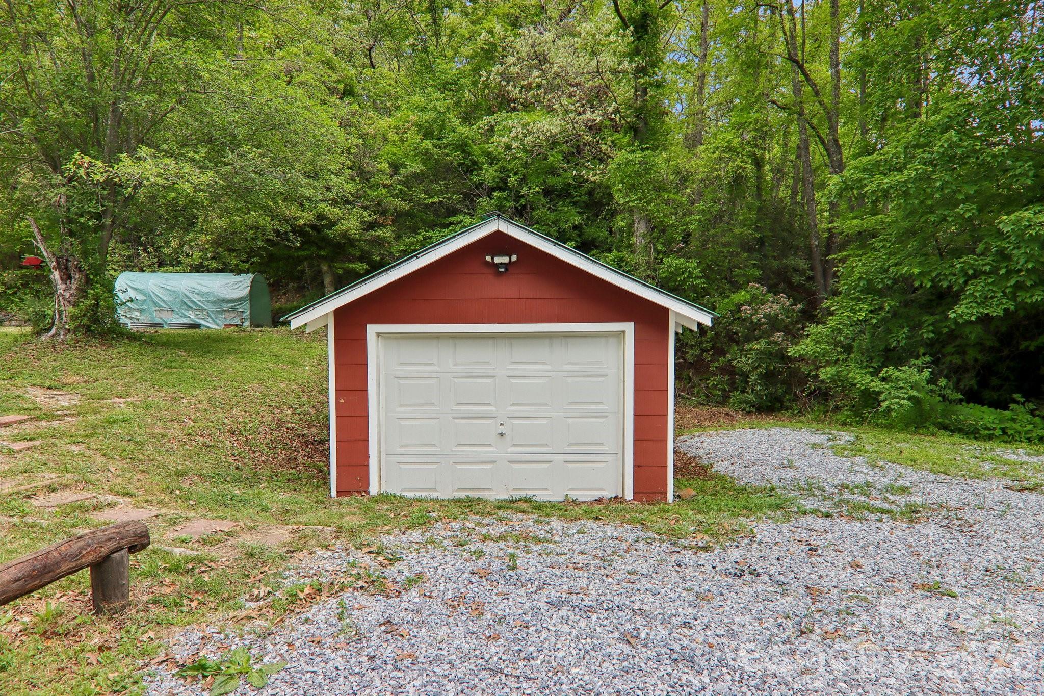2627 White Oak Road Burnsville NC 28714