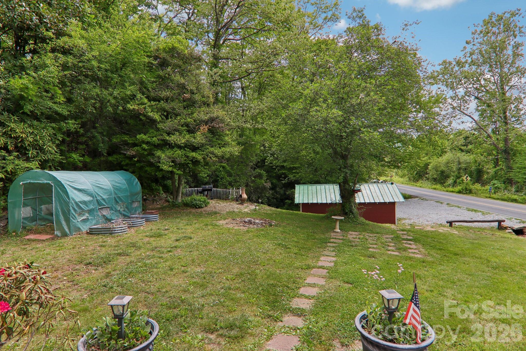 2627 White Oak Road Burnsville NC 28714
