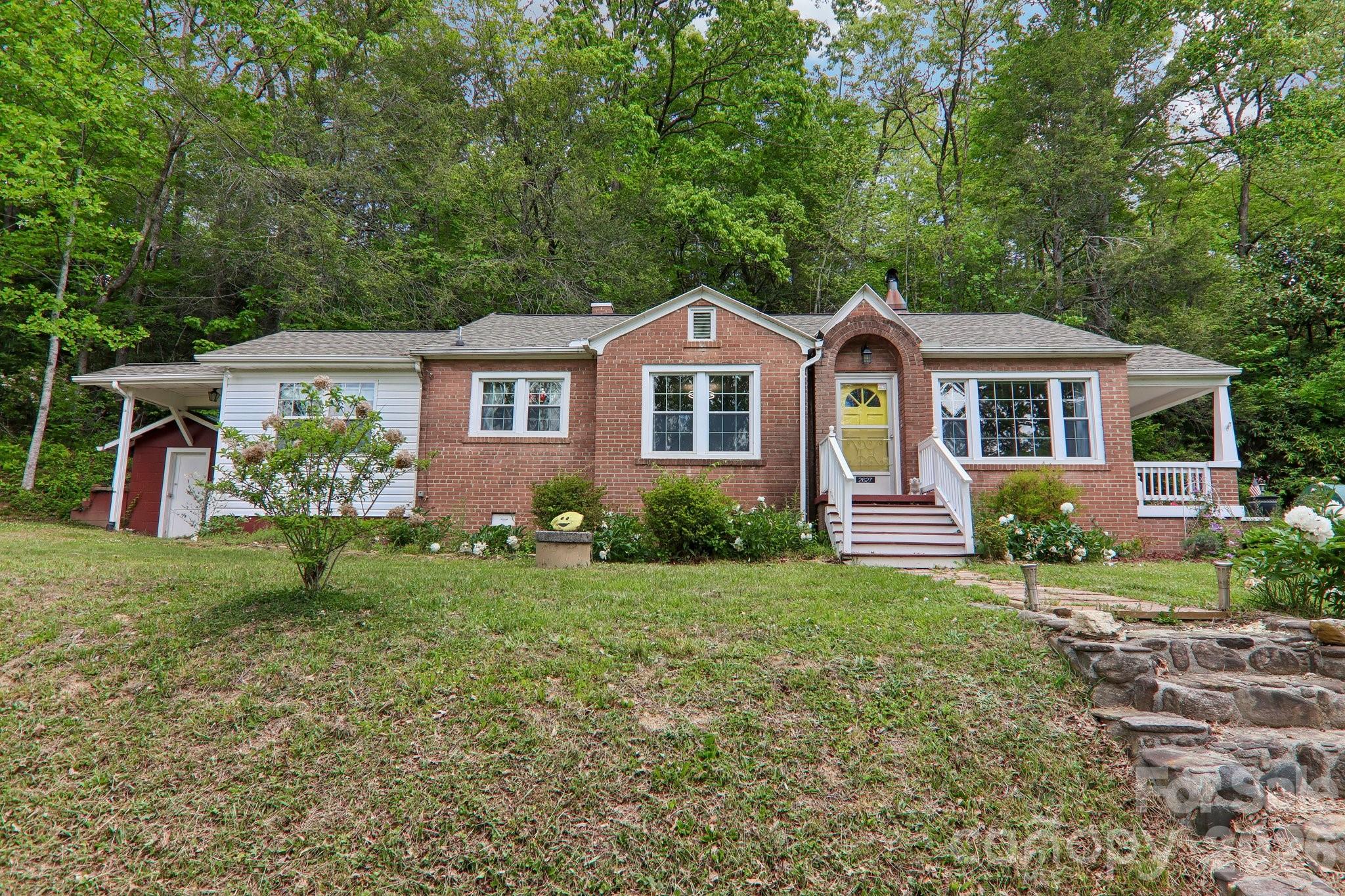 2627 White Oak Road Burnsville NC 28714