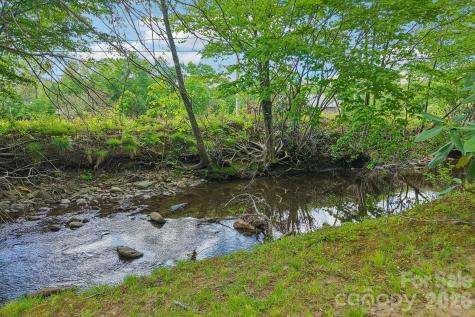 2627 White Oak Road Burnsville NC 28714