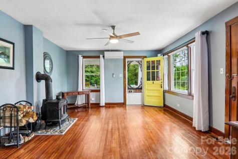 2627 White Oak Road Burnsville NC 28714
