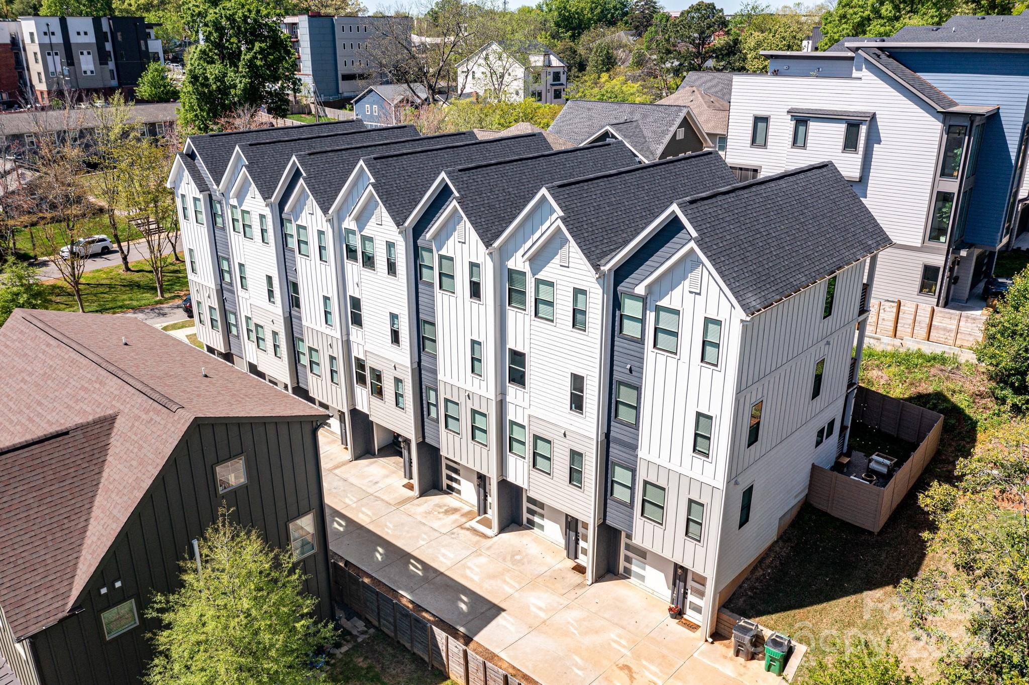 2021 Hamorton Place Charlotte NC 28205