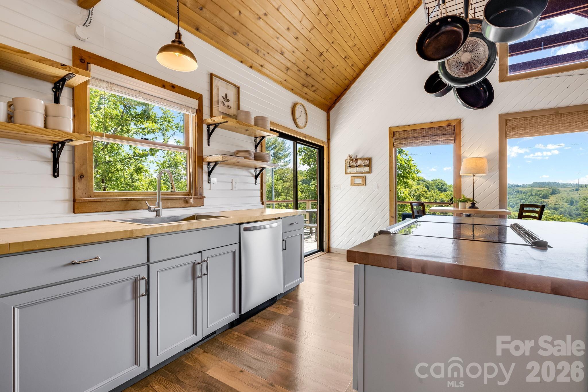 694 Boulder Road Marshall NC 28753