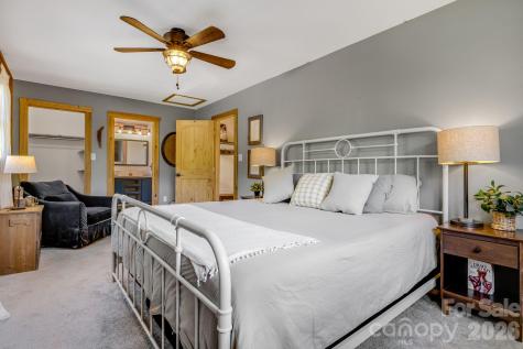 694 Boulder Road Marshall NC 28753