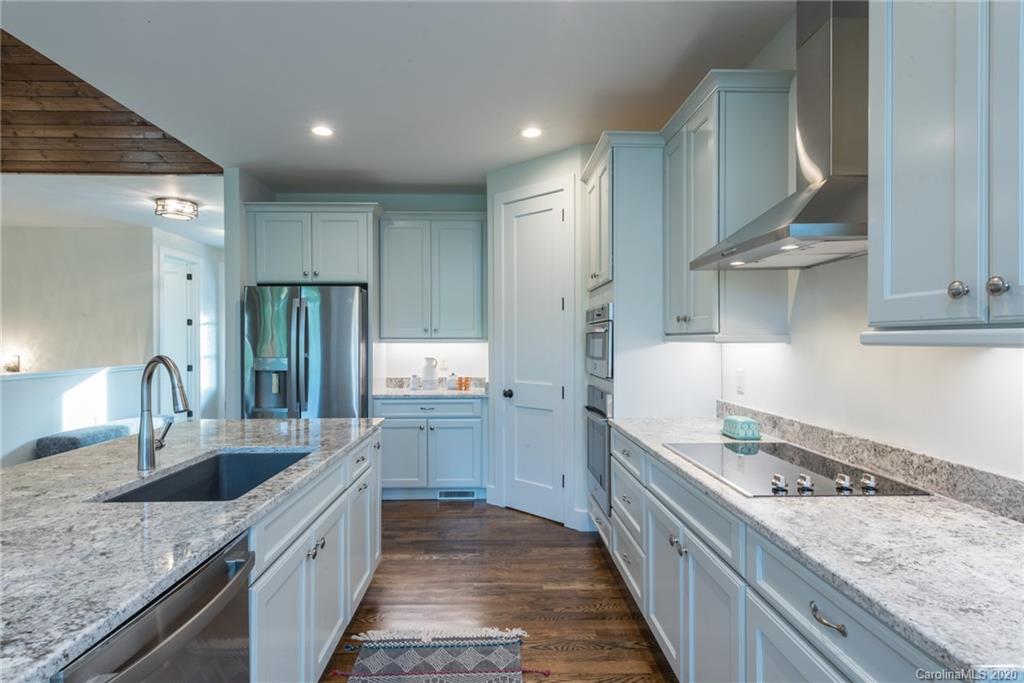28 Ledgestone Drive Fairview NC 28730