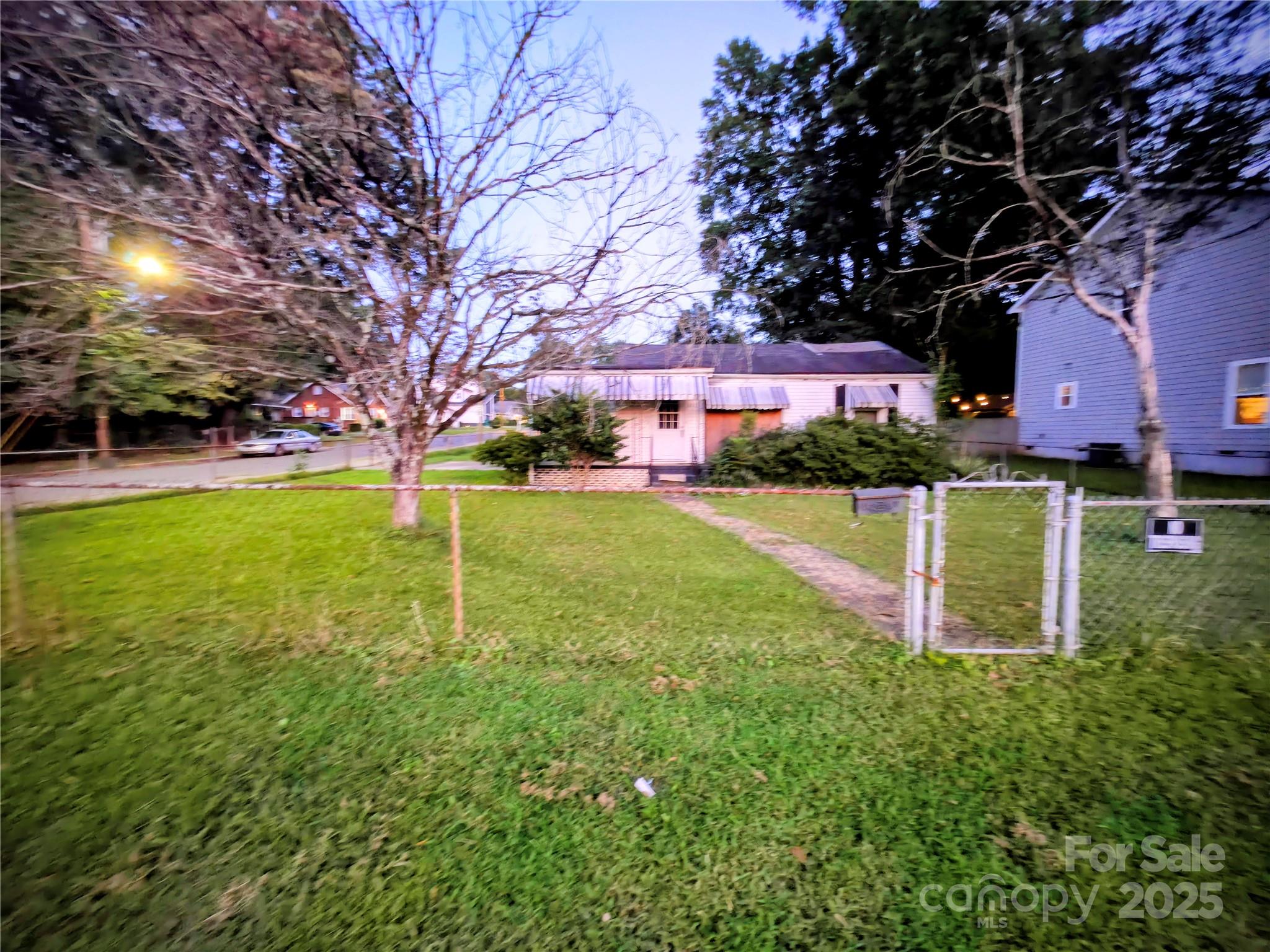 201 S Gardner Avenue Charlotte NC 28208