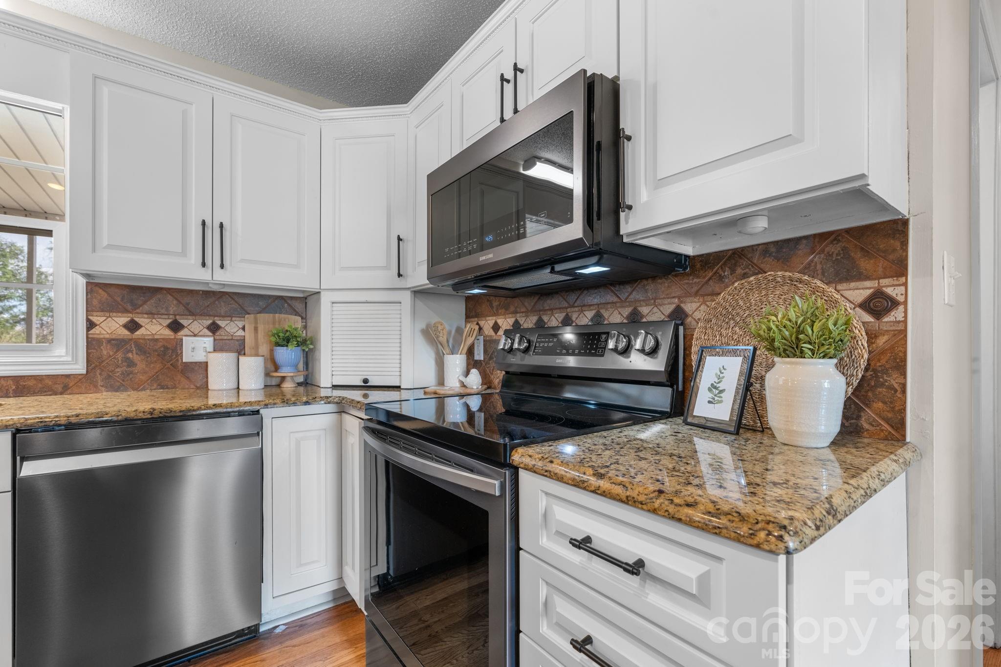 1801 Twin Ponds Drive Hickory NC 28602
