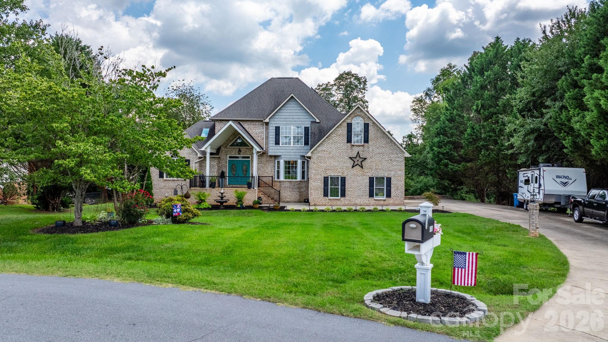 1801 Twin Ponds Drive Hickory NC 28602