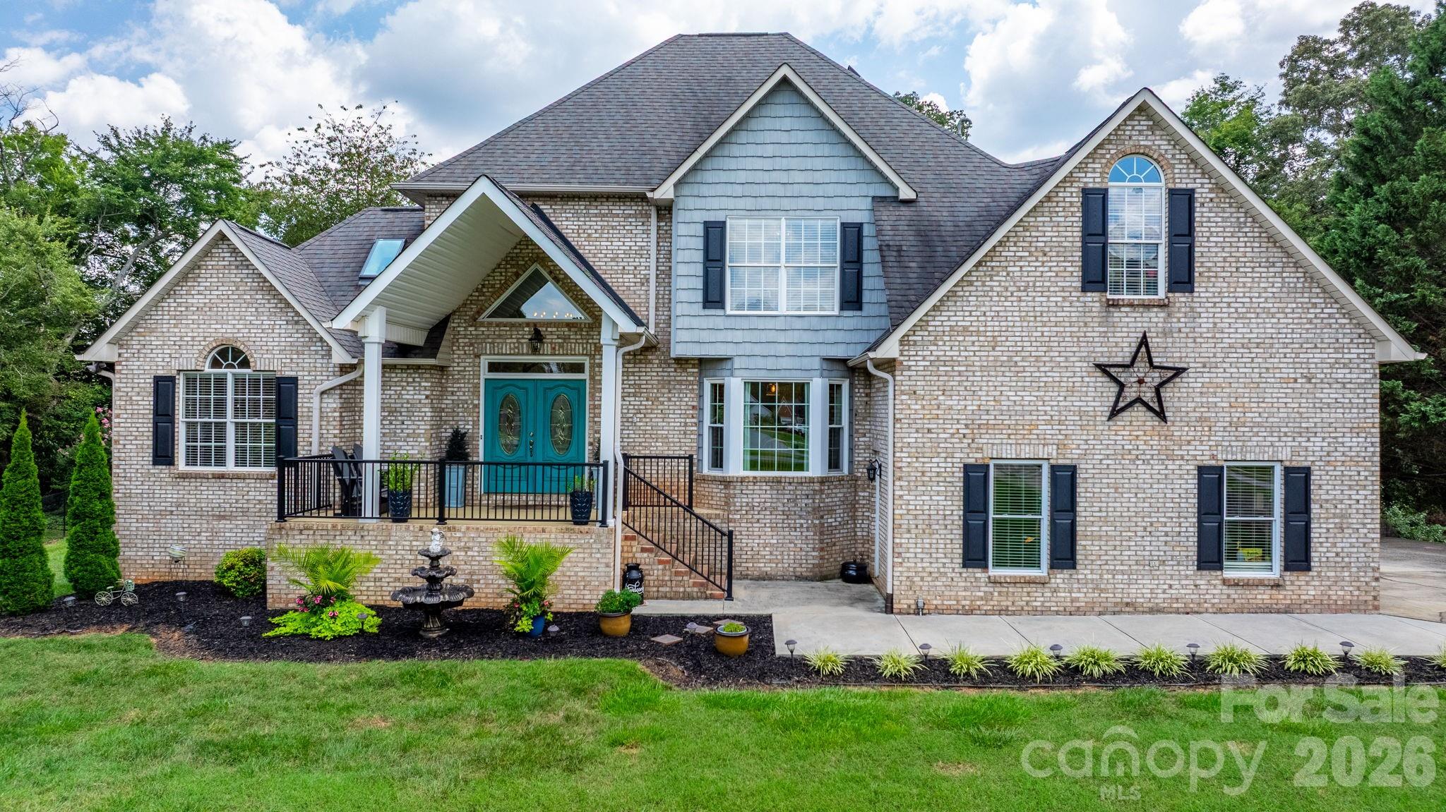 1801 Twin Ponds Drive Hickory NC 28602