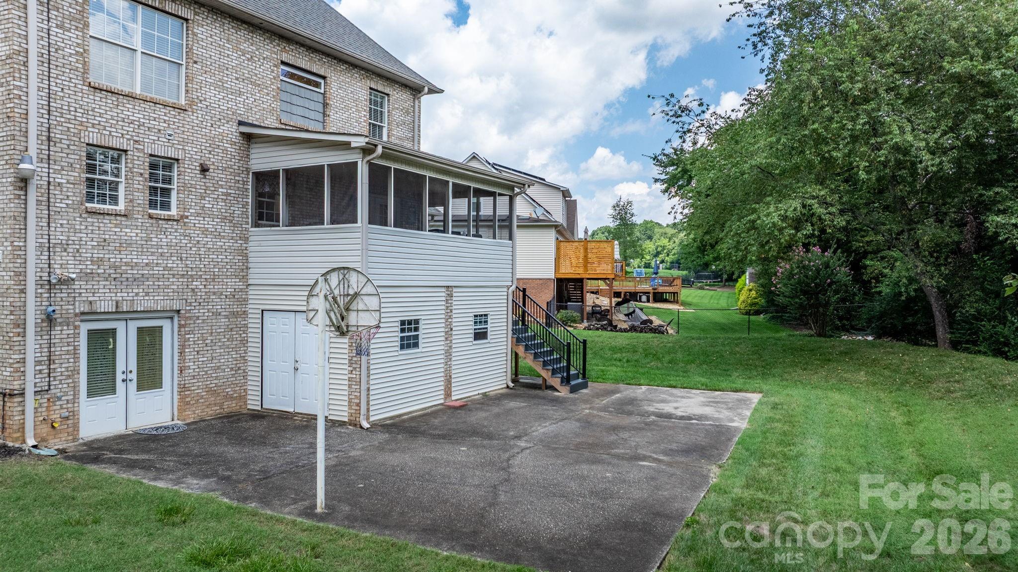 1801 Twin Ponds Drive Hickory NC 28602