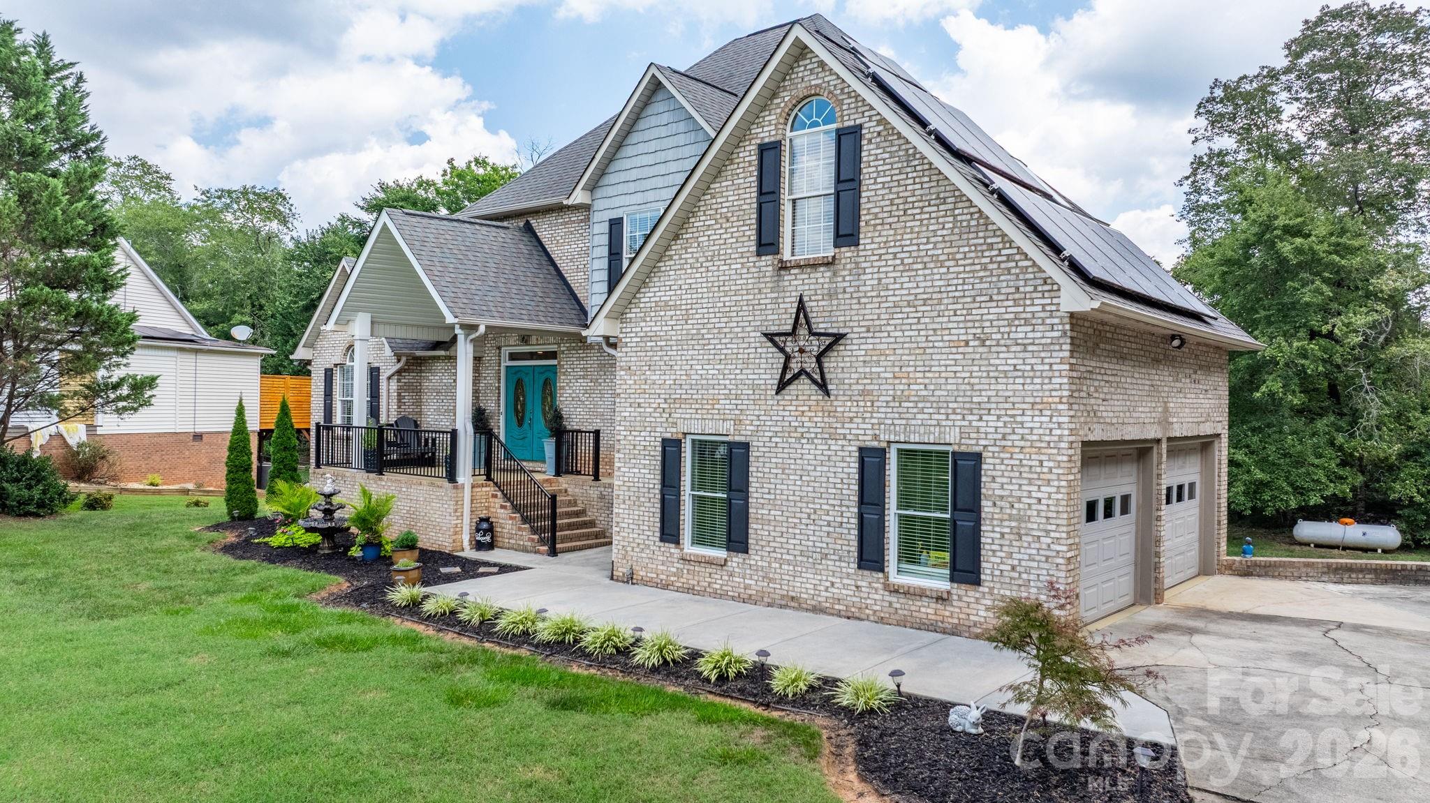 1801 Twin Ponds Drive Hickory NC 28602