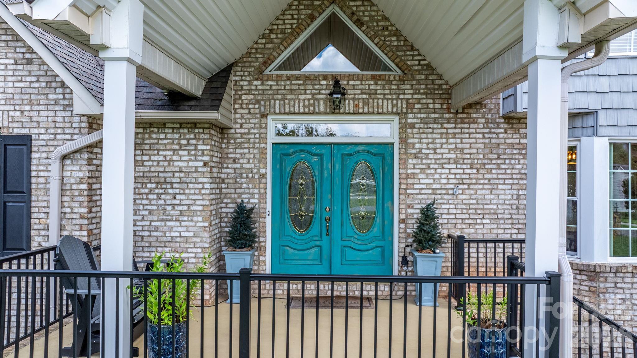 1801 Twin Ponds Drive Hickory NC 28602