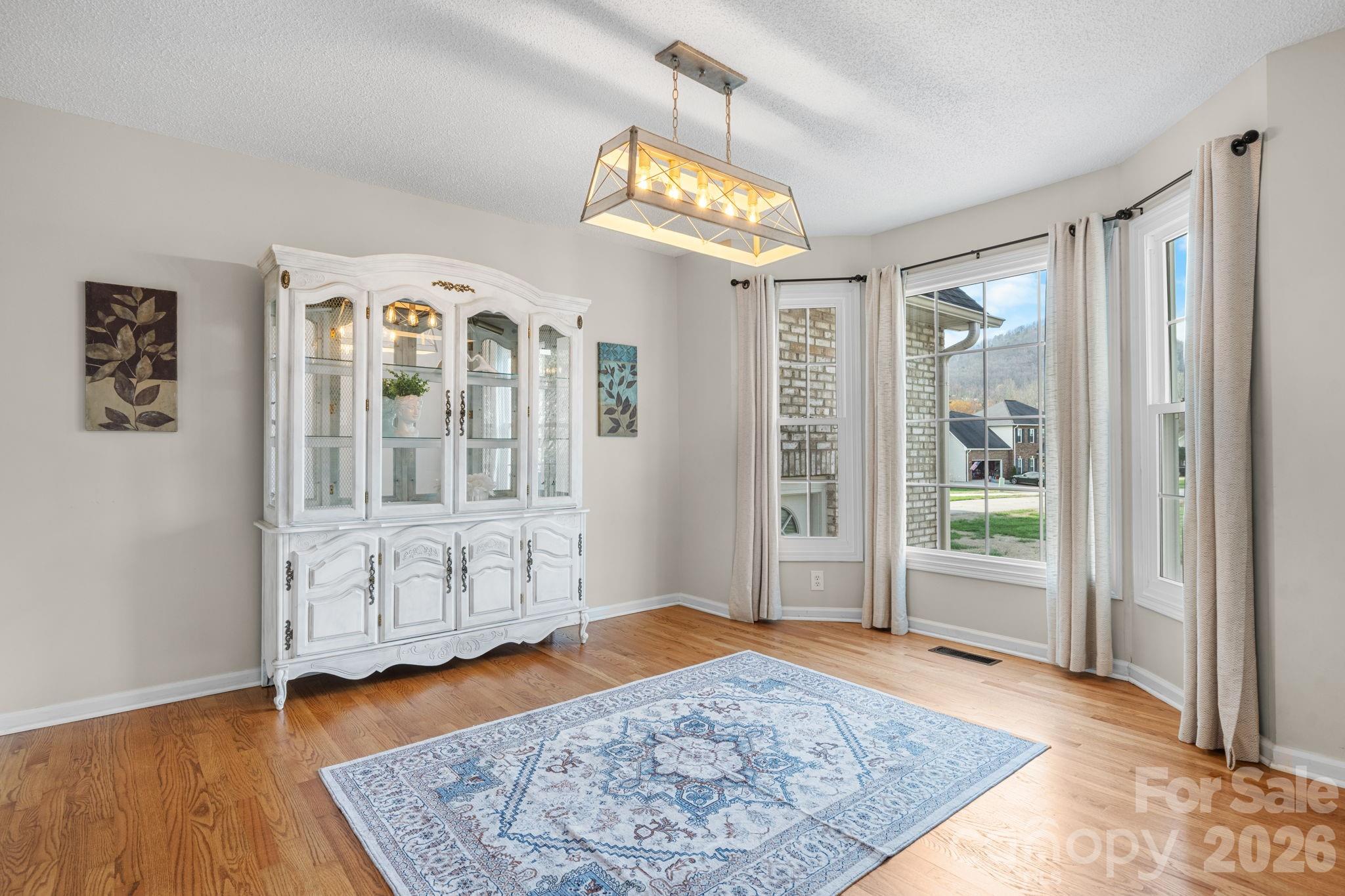 1801 Twin Ponds Drive Hickory NC 28602