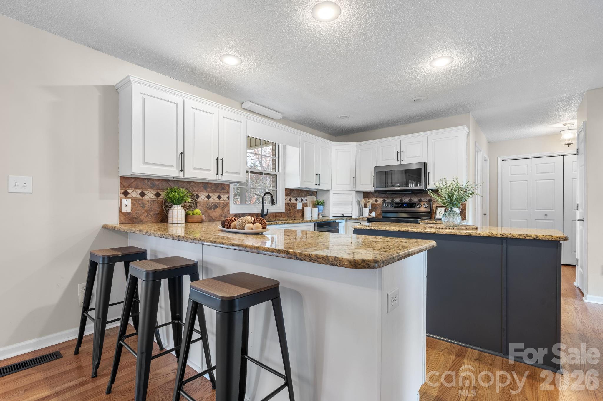 1801 Twin Ponds Drive Hickory NC 28602