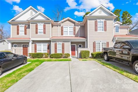 8263 Carob Tree Lane Charlotte NC 28215
