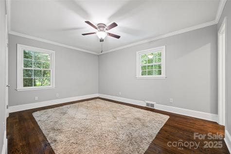 1045 Dooley Drive Charlotte NC 28227