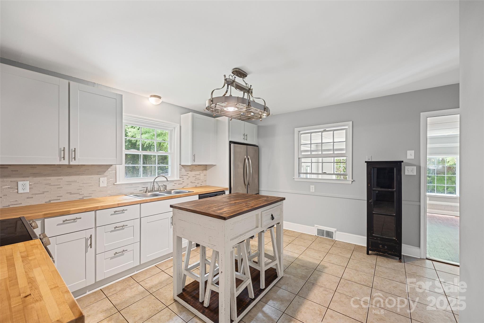 1045 Dooley Drive Charlotte NC 28227