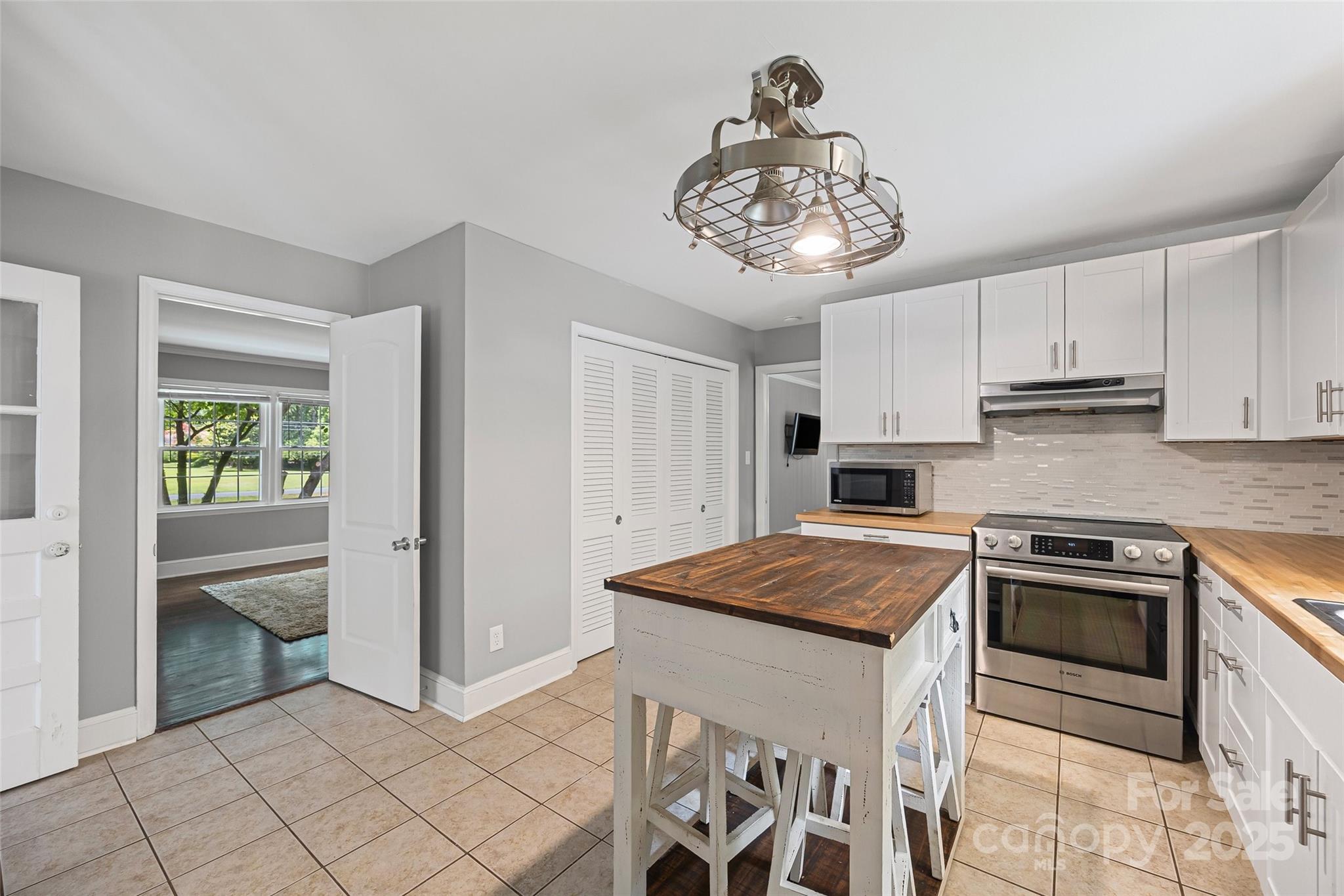 1045 Dooley Drive Charlotte NC 28227