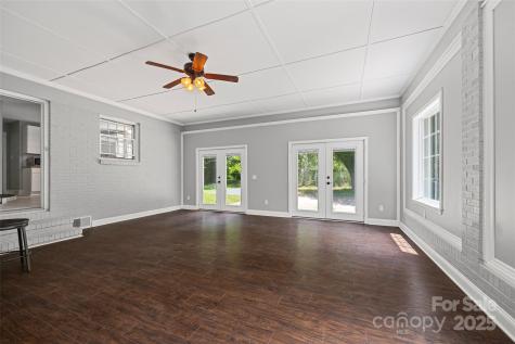 1045 Dooley Drive Charlotte NC 28227
