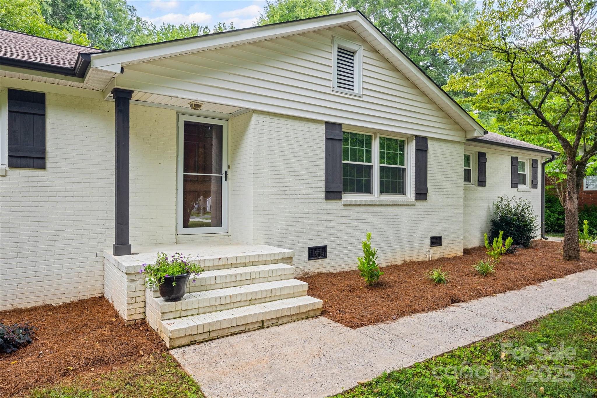 1045 Dooley Drive Charlotte NC 28227