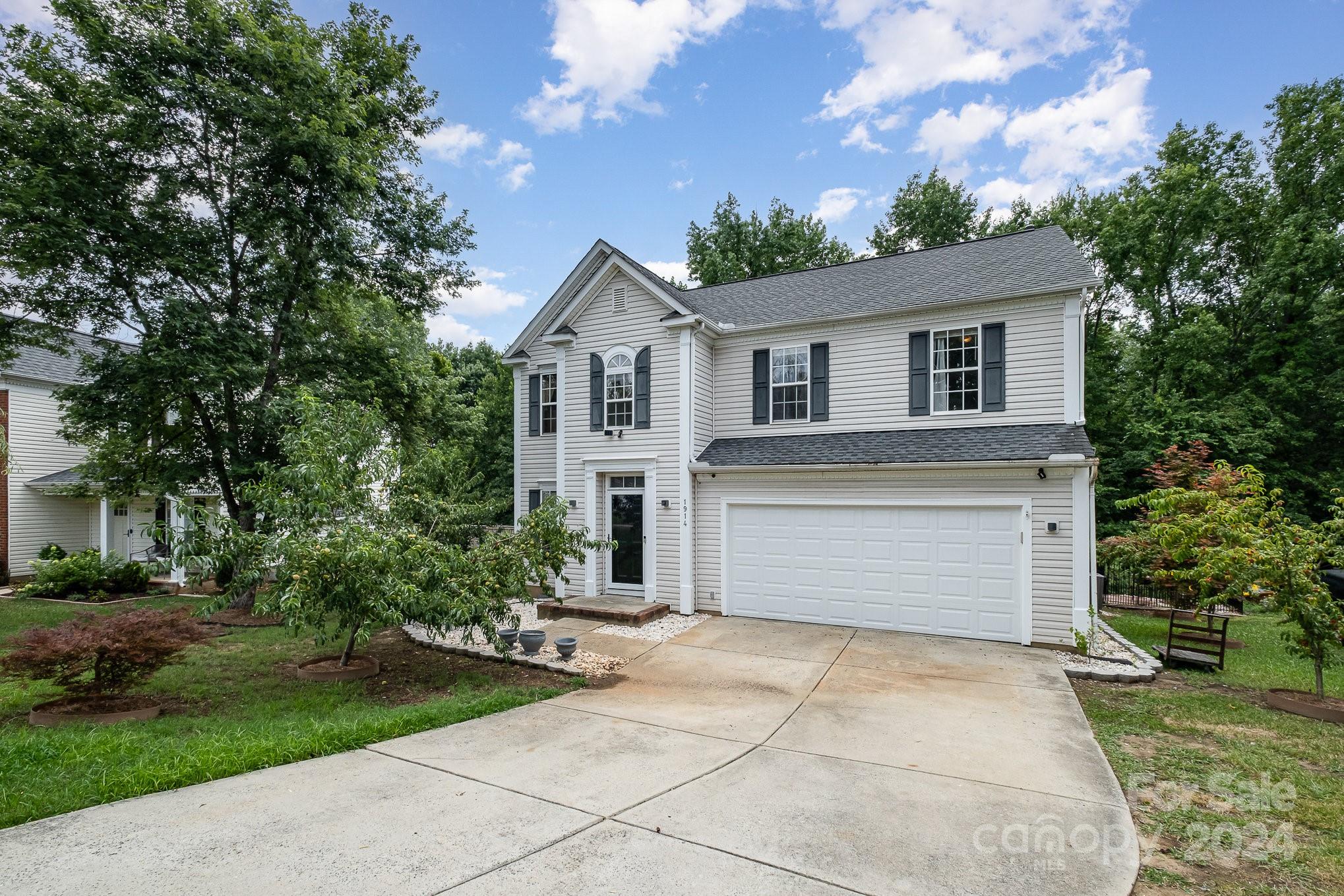 1914 Killarney Place Charlotte NC 28262