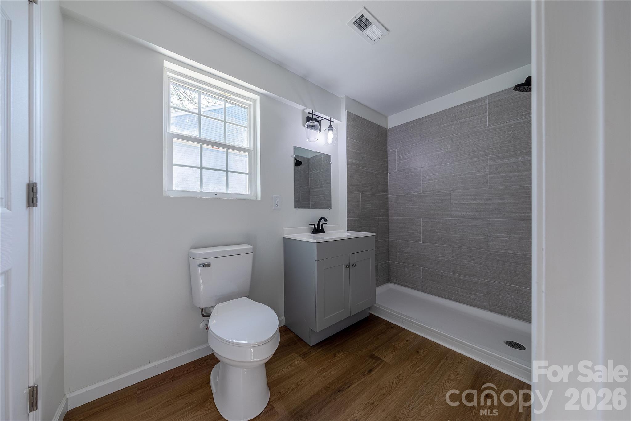 214 E Washington Avenue Bessemer City NC 28016