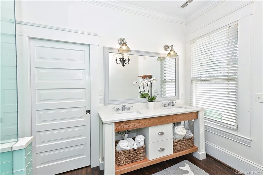 417 Hawthorne Lane Charlotte NC 28204