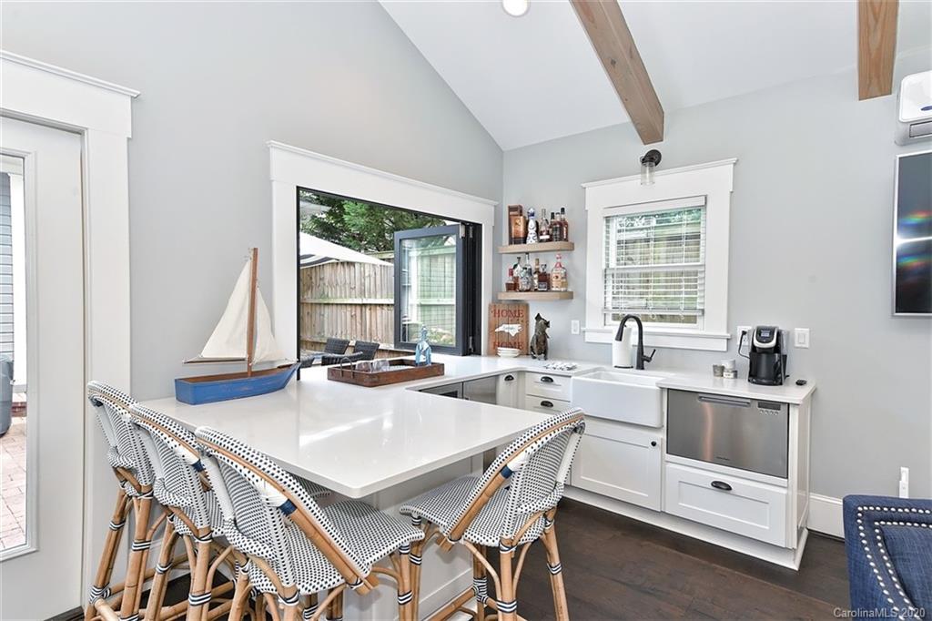 417 Hawthorne Lane Charlotte NC 28204
