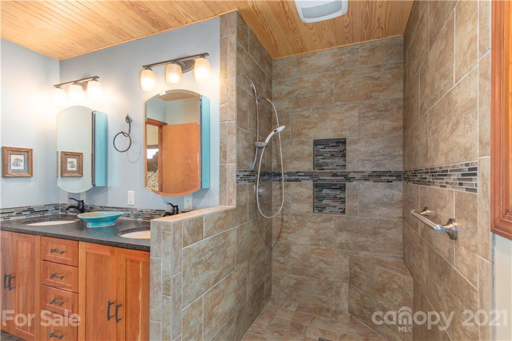 47 Sams Road Weaverville NC 28787