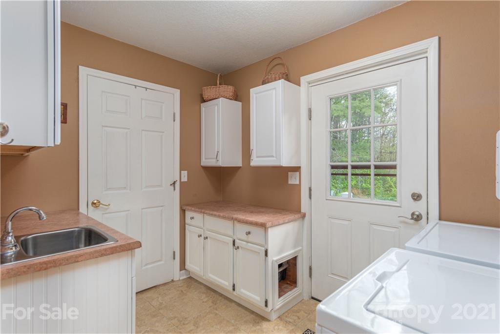 47 Sams Road Weaverville NC 28787